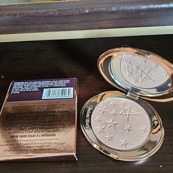 Charlotte Tilbury HOLLYWOOD GLOW GLIDE FACE HIGHLIGHTER IN CHAMPAGNE GLOW (NIB) - Picture 5 of 8